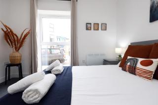 Cozy Cardiff City Centre Apartment - 6