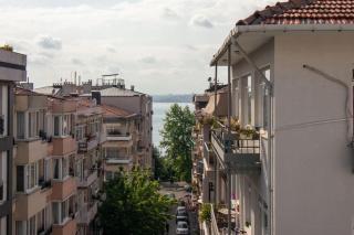 Bright Vibrant 3BR Haven near Sea and Prime Locale - Istanbul - 6