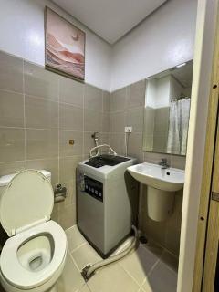 Cozy orange room at shore - 7