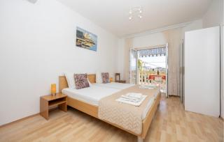 2 Bedroom Awesome Apartment In Dugi Rat - Dugi Rat - 6