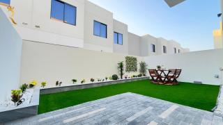 Noya Haven Stylish 4BR Townhouse Retreat in Yas Island - Abu Dhabi - 4