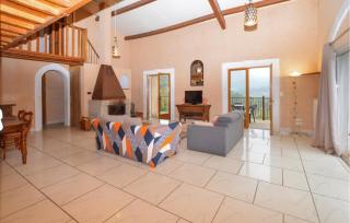 4 Bedroom Lovely Home In Azilone Ampaza - Azilone-Ampaza - 8