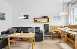 Gorgeous Apartment In Svaneke With Wifi - Svaneke - 1