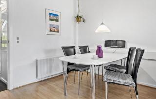 1 Bedroom Lovely Apartment In Nexø - Neksø - 4