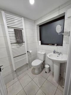 Modern & Stylish 3-Bedroom Home in St Helens - Saint Helens - 4