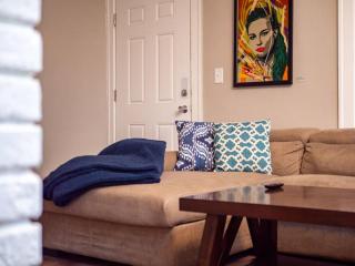 The Gallery House - Art curated by local artist! - Cleveland Heights - 3