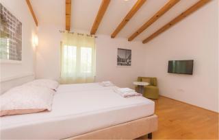 Cozy Apartment In Starigrad Paklenica - Starigrad-Paklenica - 2