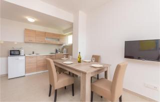 Cozy Apartment In Starigrad Paklenica - Starigrad-Paklenica - 5