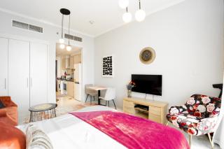 Sleek Studio in Damac Hills - Premium Living with Top-Class Amenities, Managed by Think Realty - Dubai - 7