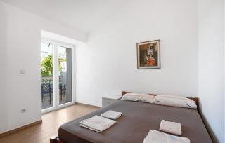 Beautiful Apartment In Pirovac - Pirovac - 3