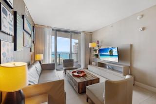 On the Beach, Ocean and City Views 17 Zen at LYFE Resort - 5