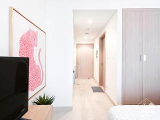 Urban Charm Studio with Balcony in Riviera - 4