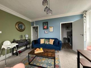 Ocean View Hideaway - - 2