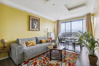 Chic and spacious apart with parking - 0