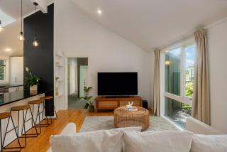 Stylish Remuera Retreat - 1