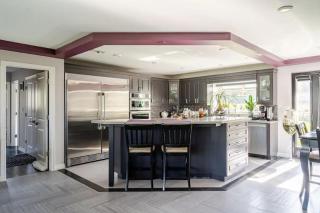 The Shabby Chic Home nestled on the Grimsby Escarpment - Grimsby - 1