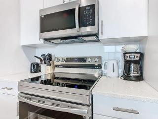 Spacious 3BR plus Den with Hot Tub, Near Disney - Davenport - 6