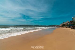 Apto 2Q c/ churrasqueira em Meia Praia MLO0601 - 5