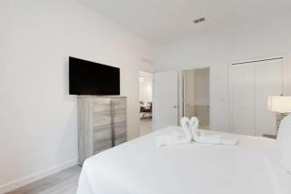 5BR House with Private Pool, 15 min to Disney - 4