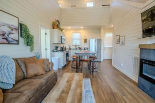 Lakeview Cabin, Hot Tub, Game Rm - Dandridge - 1