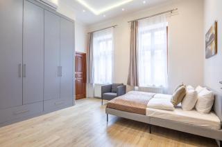 Ultra Central - NEW - Quiet Sleep - Budapest - 2
