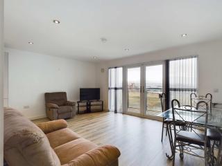 Free Parking Spacious 1 Bedroom Apartment - Belfast - 6