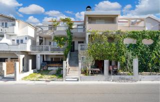 Cozy Apartment In Pirovac With Wifi - 6