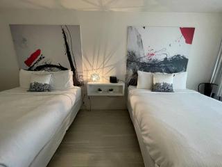 Newly Room in cozy hotel with Super location to the Parks - Kissimmee - 2