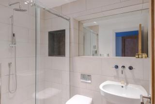 Law & Order - Farringdon - by Frankie Says - Londen - 2