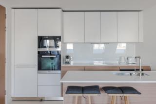 Spacious 2-bedroom Penthouse with AC in Soho - 7