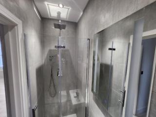 Modern 2BR London Apt Near Tube - London - 3