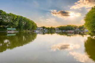 The Flat - A Lake View Retreat with Dock Access - 4