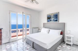 Villa Dafne Gulf Views Pool and Guest Services - Massa Lubrense - 2