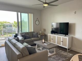 Luxury 2 Bed 2 Bath Waterfront Condo with Patio Sunsets Gym and Parking - 3
