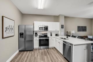 Elegant Townhome w Water Park near Disney Parks - Orlando - 3
