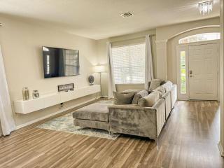 Family Fun 6BR Poolside w Water Park Game Room - 6