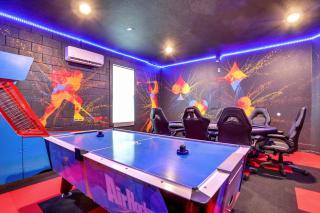 Unforgettable Gatherings: Lake View Luxury Home - 3