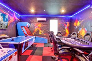 Unforgettable Gatherings: Lake View Luxury Home - 6