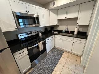 Joslyn Studio Perfect for 1-2 - Omaha - 4