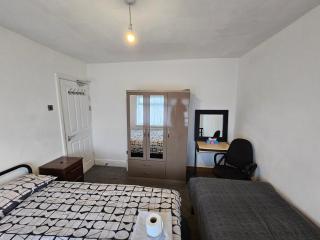 Monyhull Homestay - near City centre Kingsheath NIA NEC BHX - Birmingham - 1