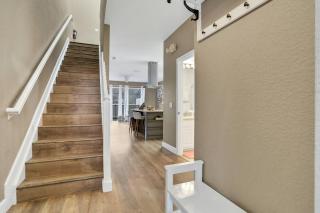 Water Park Haven: Spacious 3BR Windsor Hills - 2