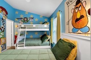 3BR Beauty Townhome Water Park Private Pool - 9