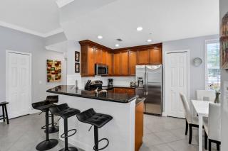 Reunion Retreat: Spacious Condo Near Disney Parks - 3