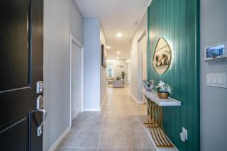 Luxury Meets Adventure 8BR Condo with Themed Rooms - 2