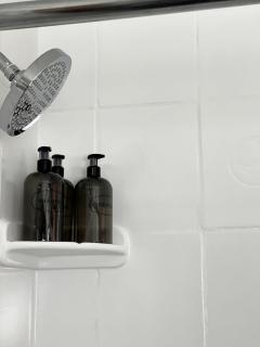 Chic 2BR Steps from Historic Sites - 8