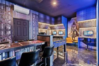 Group Getaway Paradise: Large Home Water Park - 2