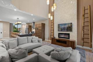 Elegant Escape: 4BR Villa near Disney Views - Orlando - 5