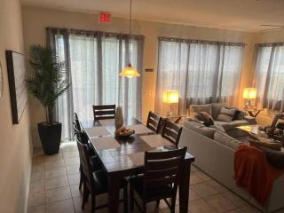 Family Paradise 4BR Compass Bay Townhome Sleeps 11 - Kissimmee - 3