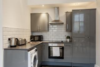 City Centric 1BR Apartment - Bradford - 7