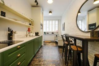 The Cheeky Hideaway-Borough- by Frankie Says - Londra - 9